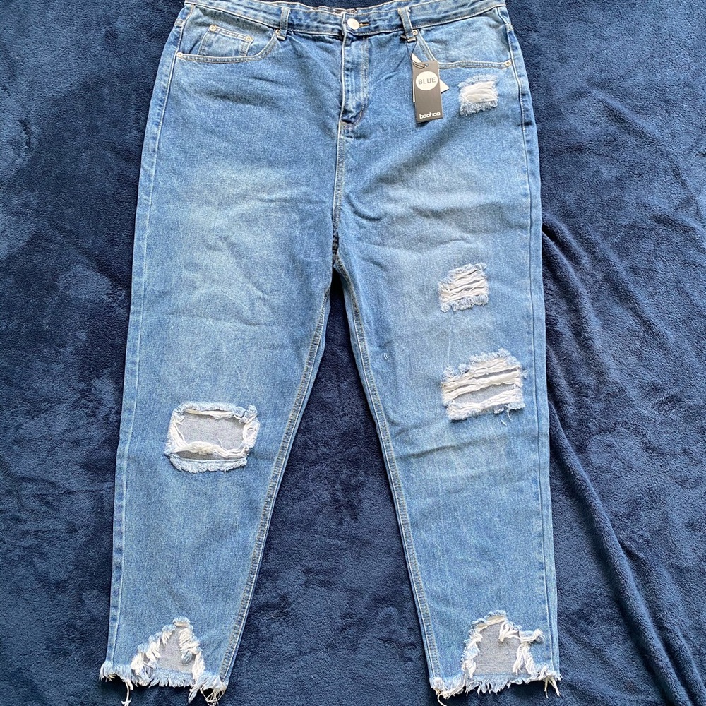 NEVER WORN! Plus, Distressed High Waist Mom Jean